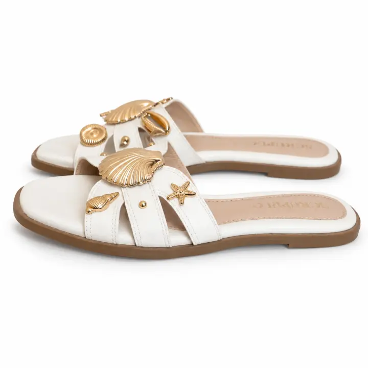 Sandalias blancas con adornos marinos dorados — talla 26 MEX
